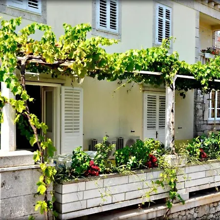 Comfort Apartment Lumbarda